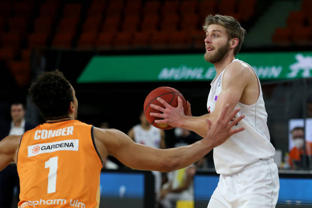 分析师则指 分析师则指